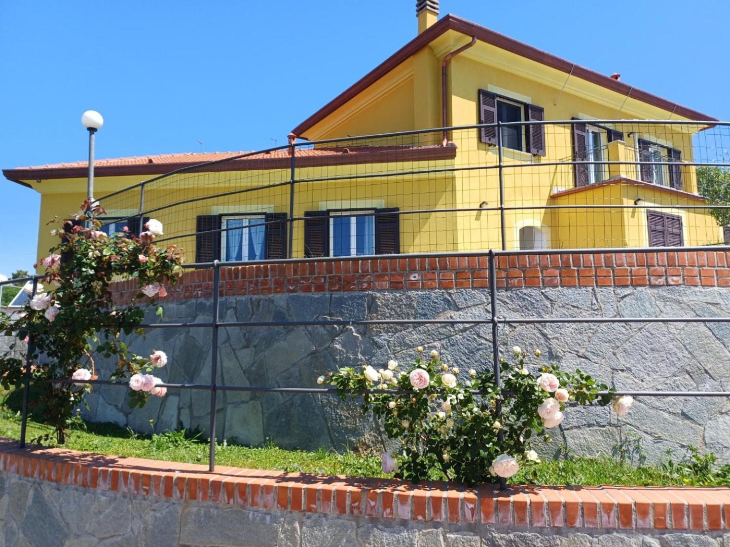 Joivy Villa Guanna - Charming Flat With Garden Bracco Экстерьер фото